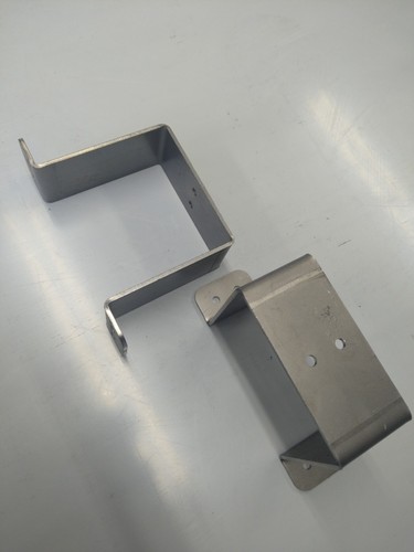 Fence post wall bracket - post, to
